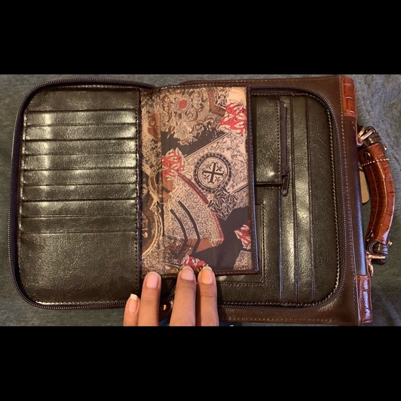 COPY - Belle Rose Purse with a wallet/checkbook holder - Picture 6 of 8